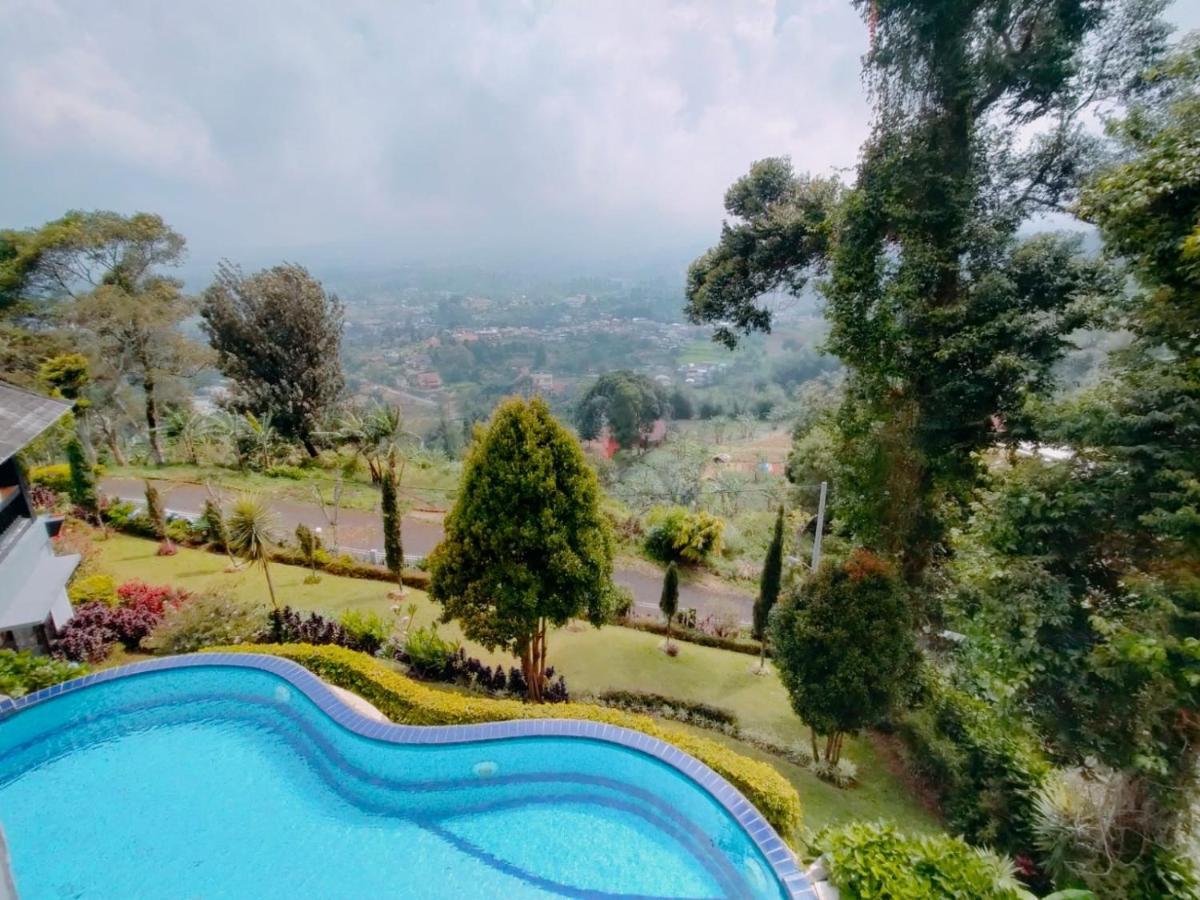 Villa Santika Puncak Pass Cimacan Εξωτερικό φωτογραφία